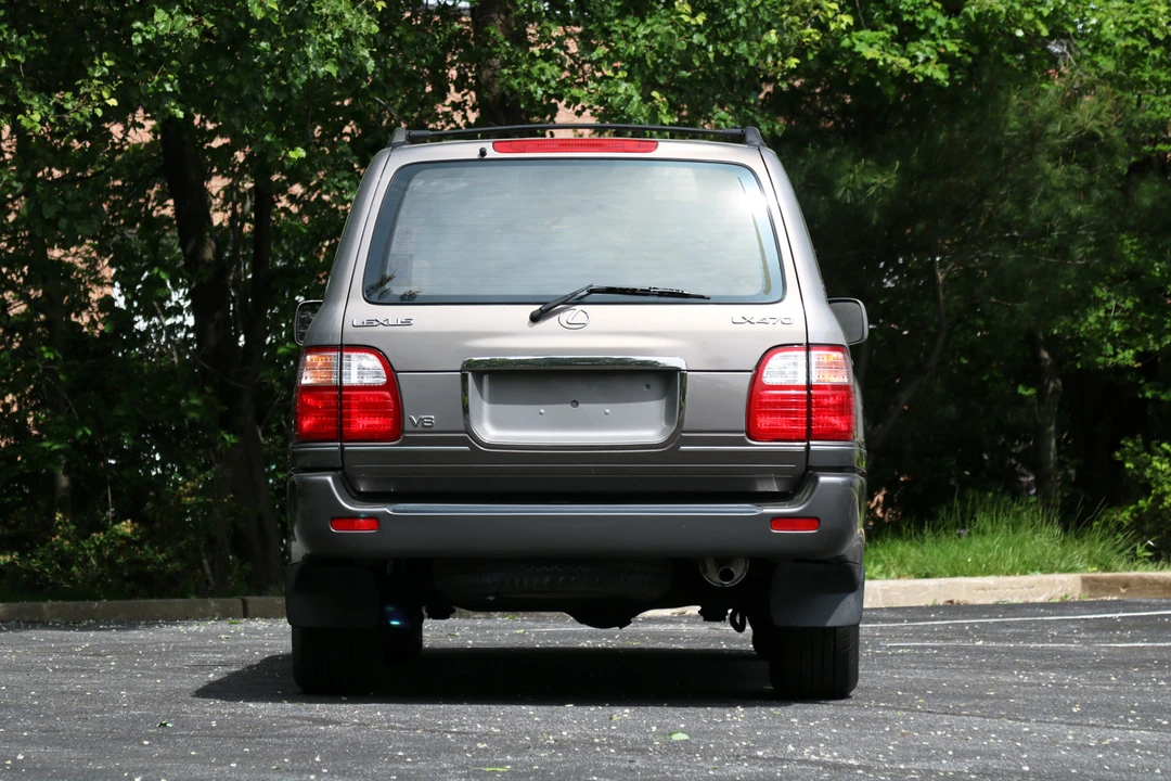1999 Lexus LX 2nd Gen - Image 22 of 31