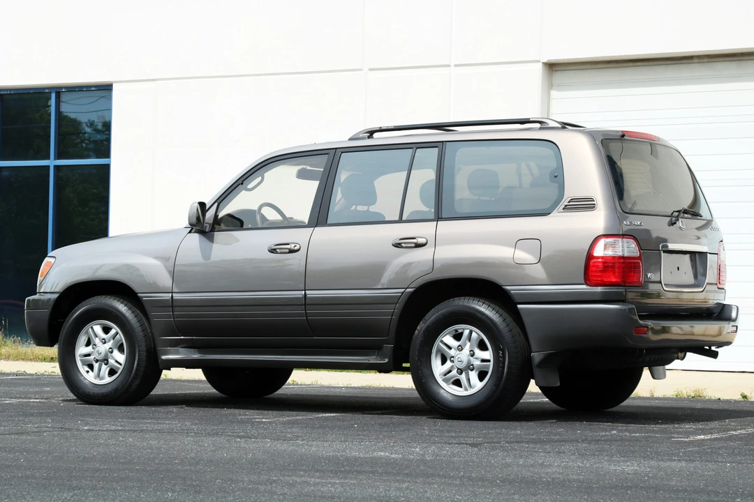 1999 Lexus LX 2nd Gen - Image 29 of 31