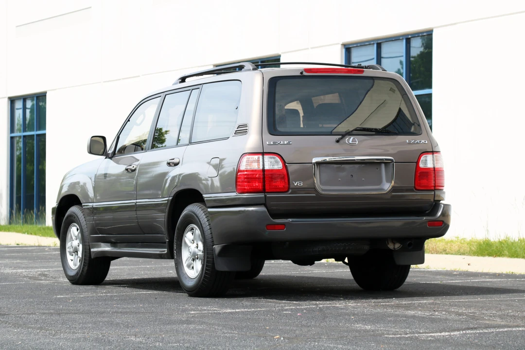 1999 Lexus LX 2nd Gen - Image 26 of 31