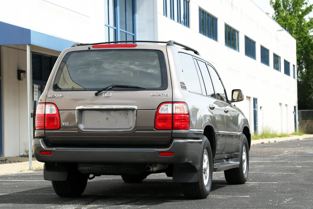 1999 Lexus LX 2nd Gen - Image 21 of 31