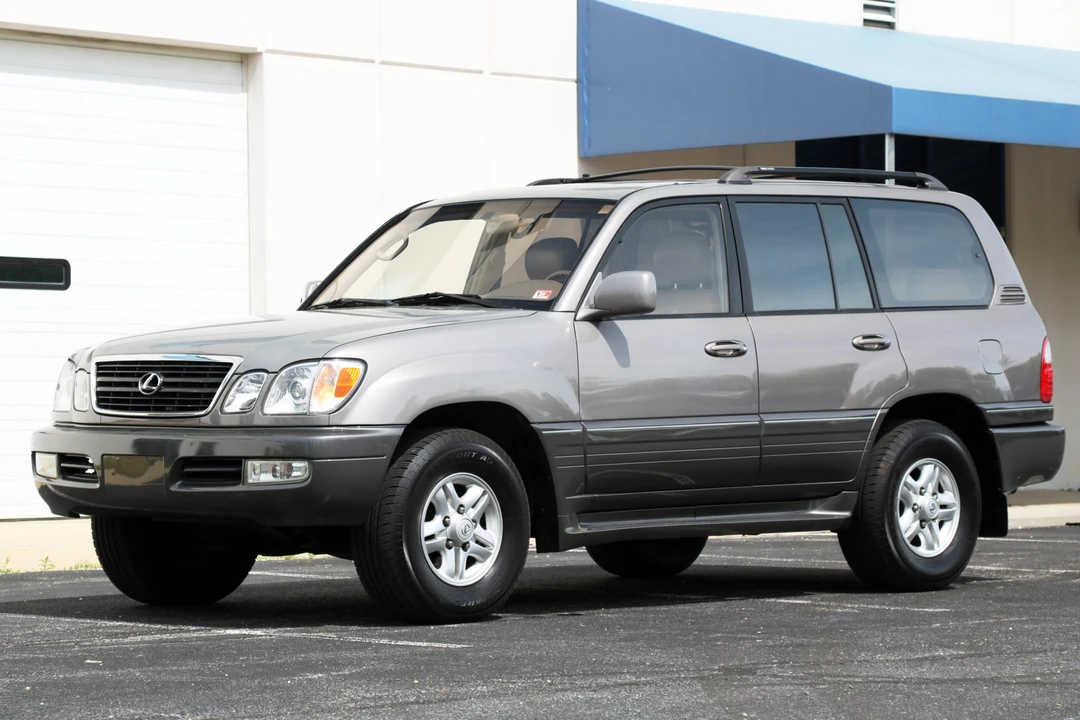 1999 Lexus LX 2nd Gen - Image 3 of 31