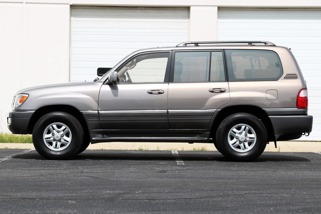 1999 Lexus LX 2nd Gen - Image 31 of 31