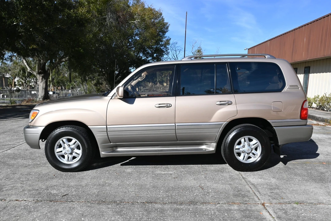 1999 Lexus LX 2nd Gen - Image 12 of 31