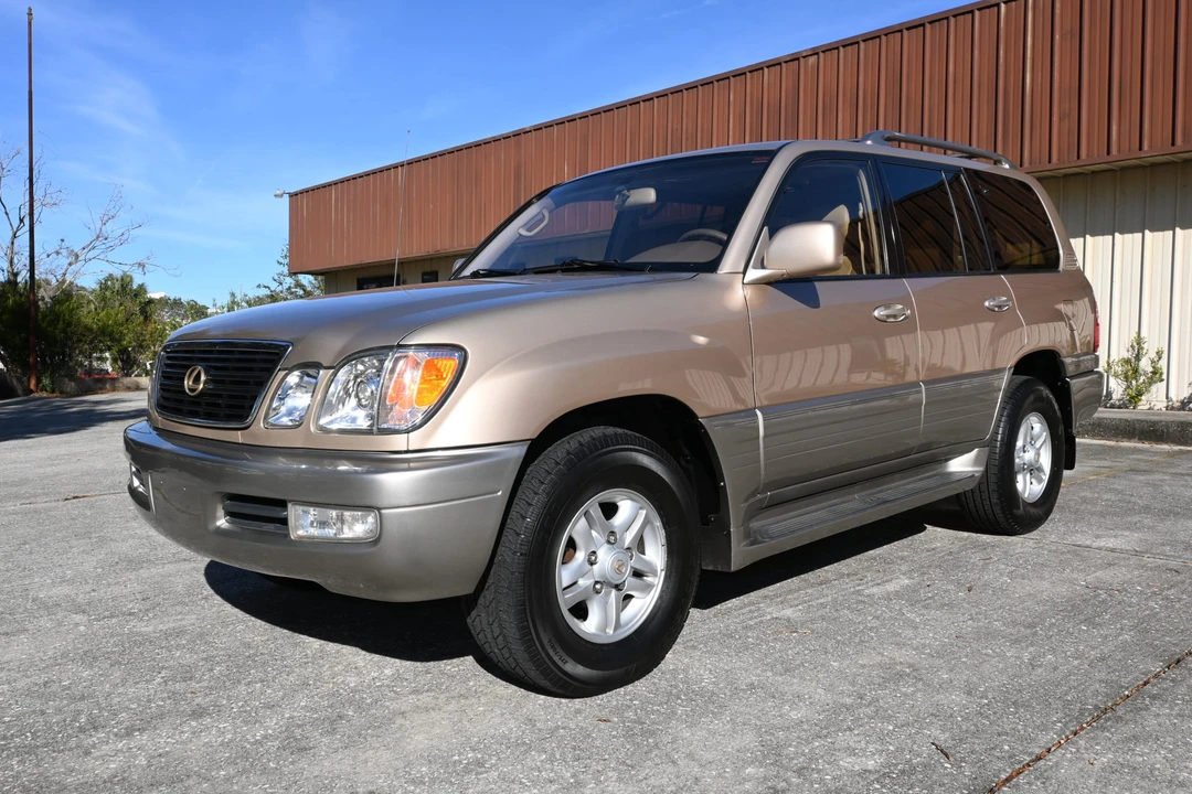 1999 Lexus LX 2nd Gen - Image 5 of 31