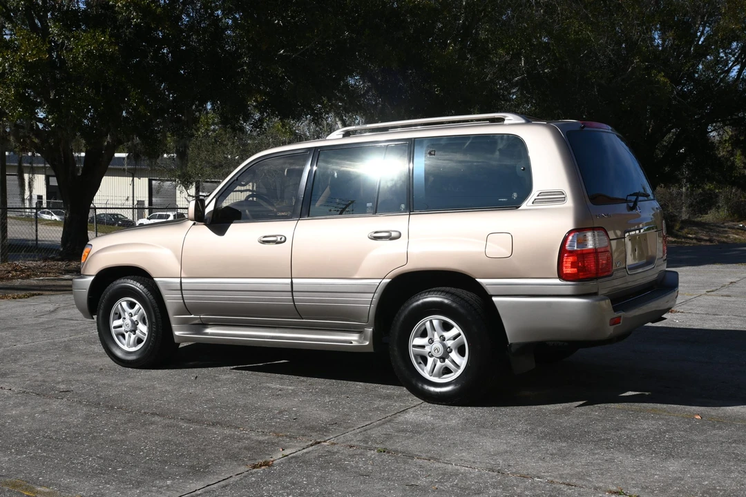 1999 Lexus LX 2nd Gen - Image 14 of 31