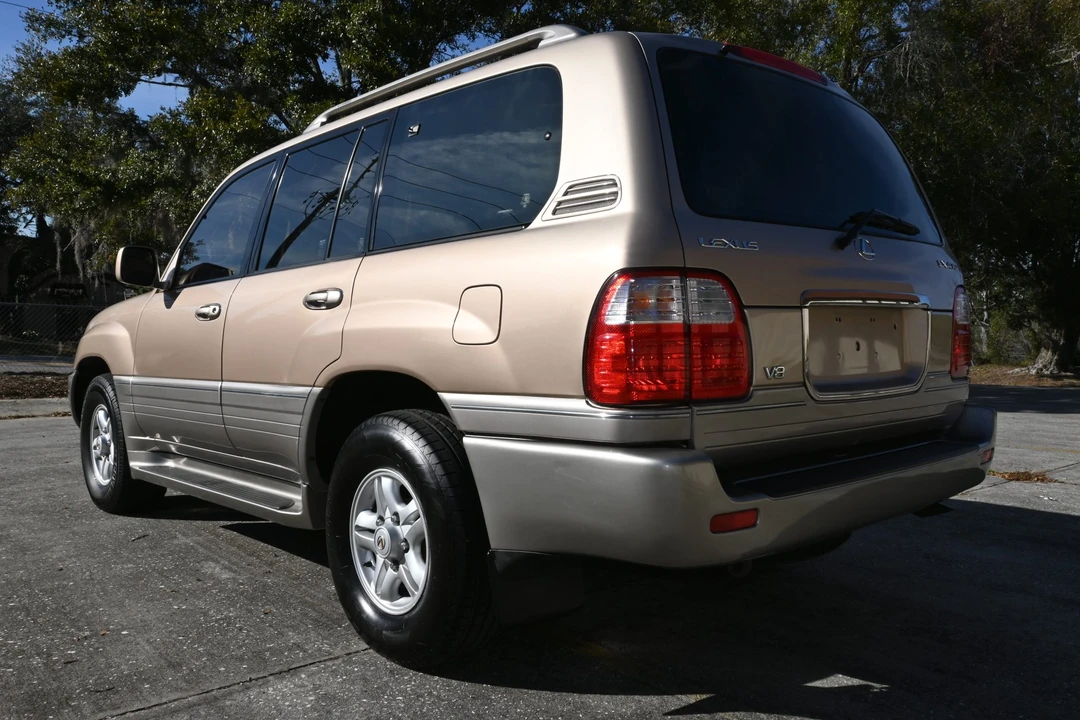 1999 Lexus LX 2nd Gen - Image 15 of 31