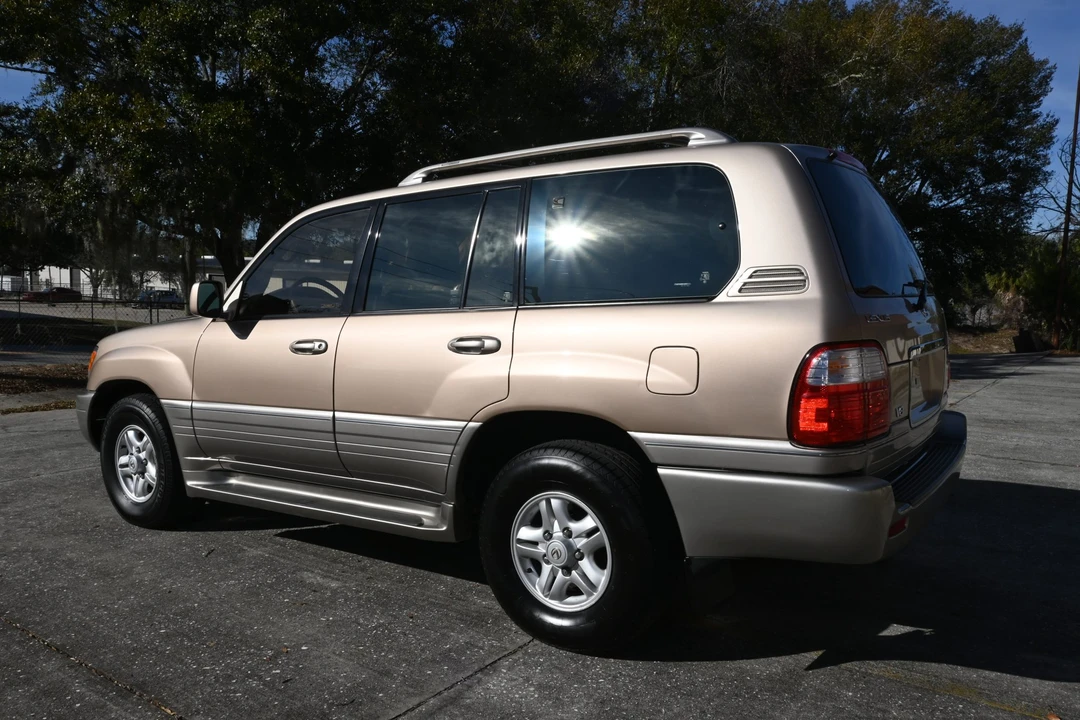 1999 Lexus LX 2nd Gen - Image 13 of 31