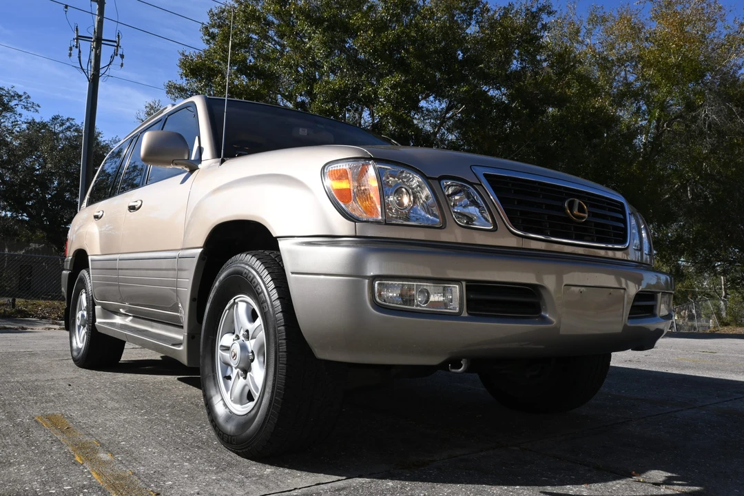 1999 Lexus LX 2nd Gen - Image 30 of 31