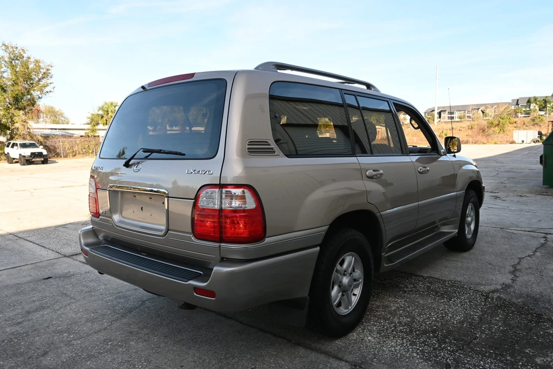 1999 Lexus LX 2nd Gen - Image 21 of 31