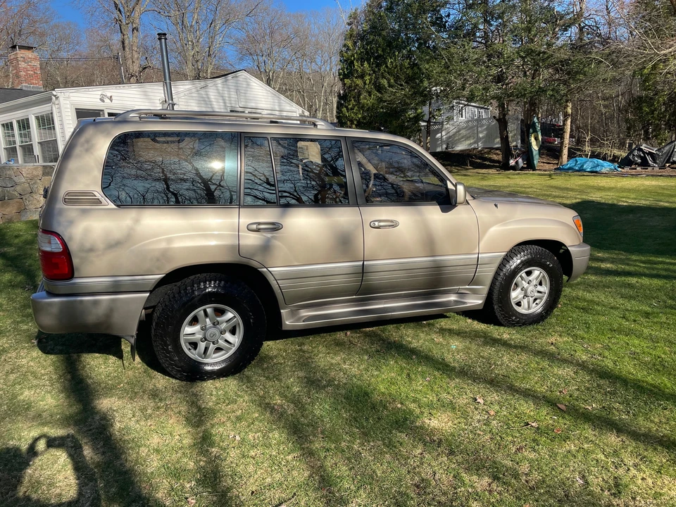 1999 Lexus LX 2nd Gen - Image 11 of 31
