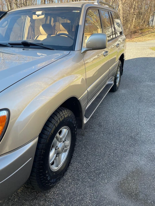 1999 Lexus LX 2nd Gen - Image 21 of 31