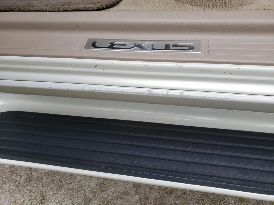1999 Lexus LX 2nd Gen - Image 27 of 31