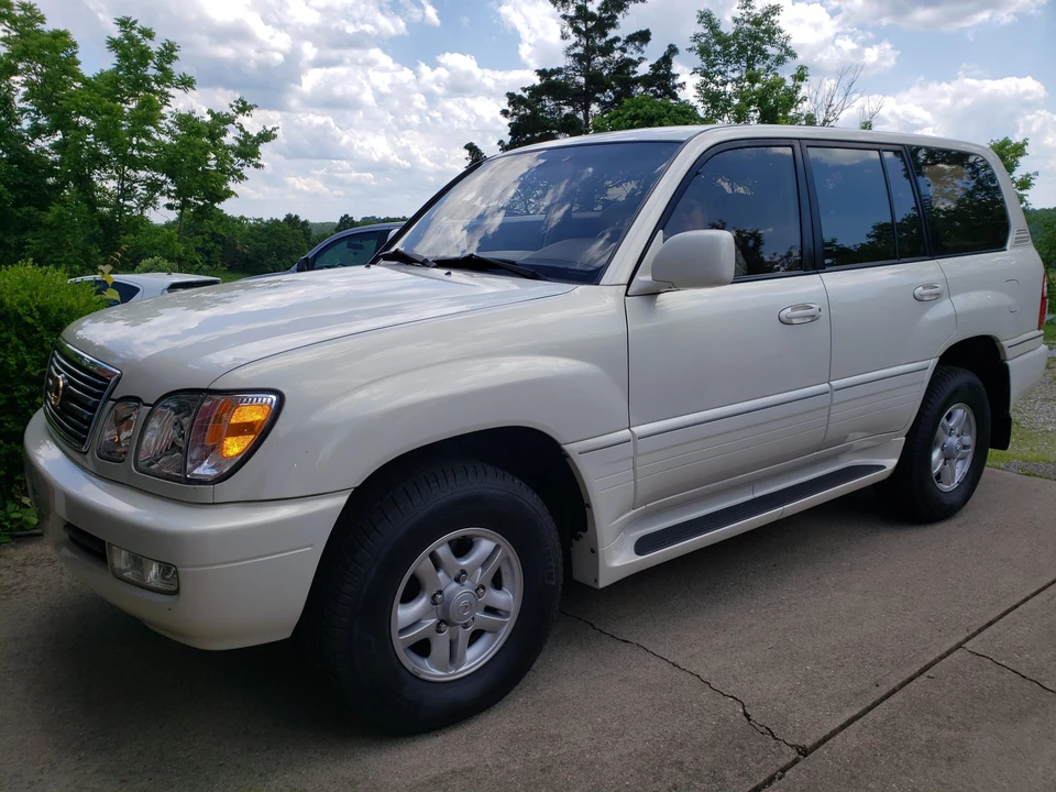 1999 Lexus LX 2nd Gen - Image 4 of 31