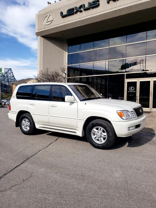 1999 Lexus LX 2nd Gen - Image 8 of 31