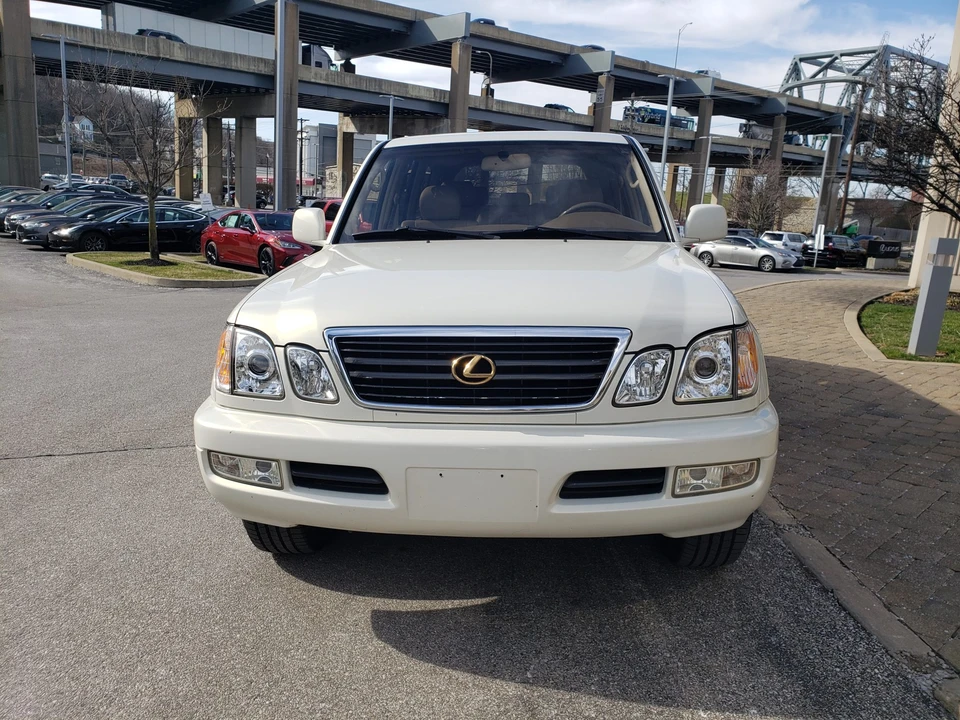 1999 Lexus LX 2nd Gen - Image 5 of 31