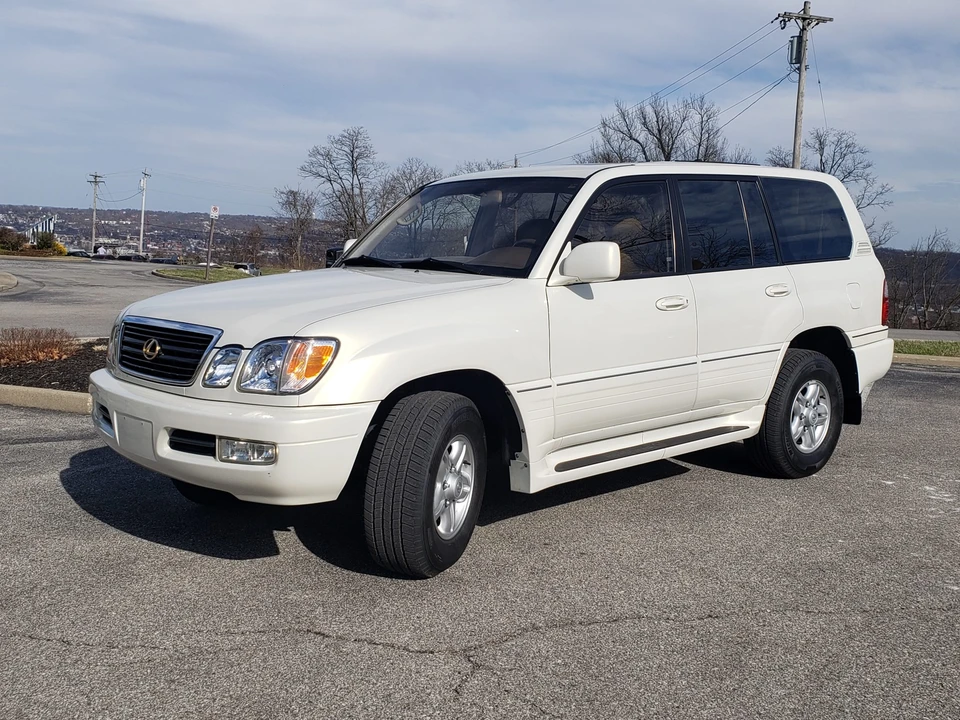 1999 Lexus LX 2nd Gen - Image 3 of 31