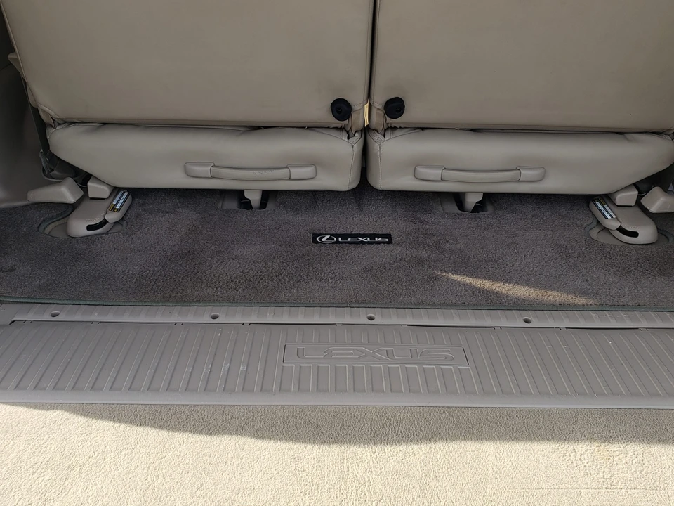 1999 Lexus LX 2nd Gen - Image 30 of 31