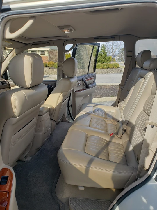 1999 Lexus LX 2nd Gen - Image 26 of 31