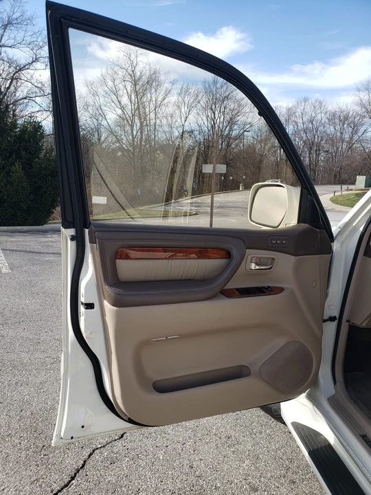 1999 Lexus LX 2nd Gen - Image 15 of 31