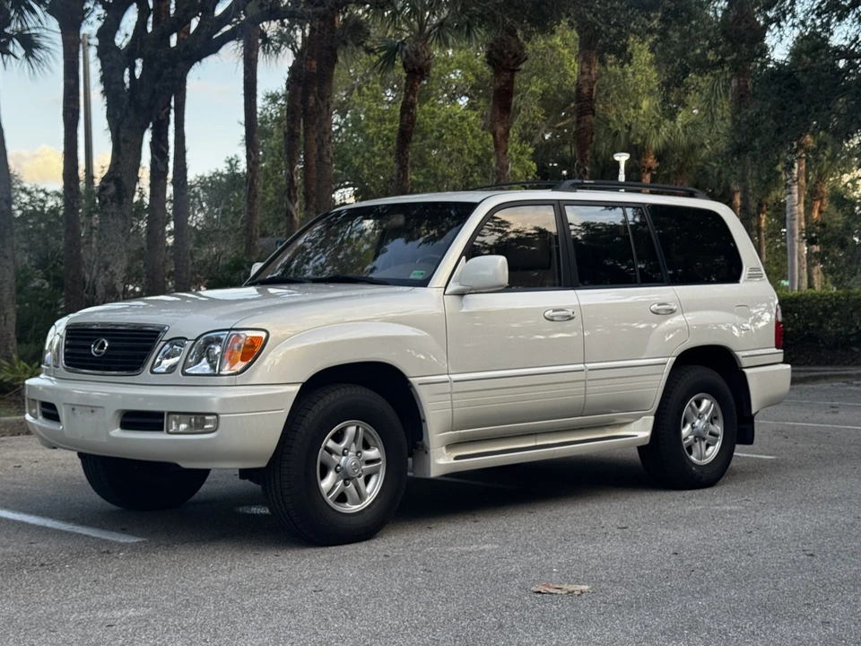 1999 Lexus LX 2nd Gen - Image 4 of 31