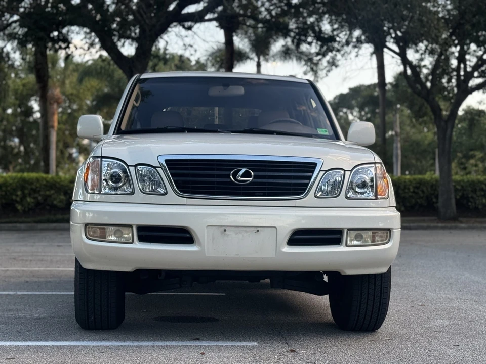 1999 Lexus LX 2nd Gen - Image 14 of 31