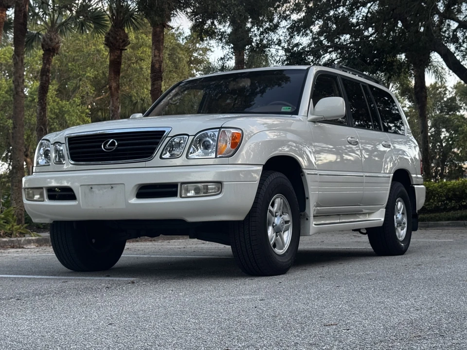 1999 Lexus LX 2nd Gen - Image 8 of 31