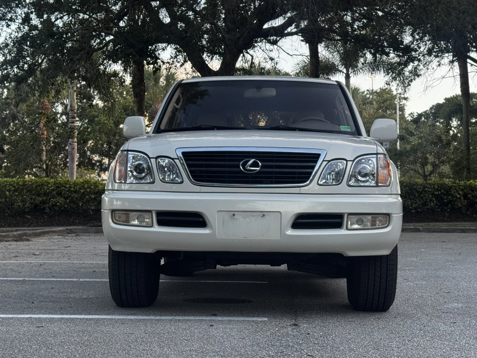 1999 Lexus LX 2nd Gen - Image 13 of 31