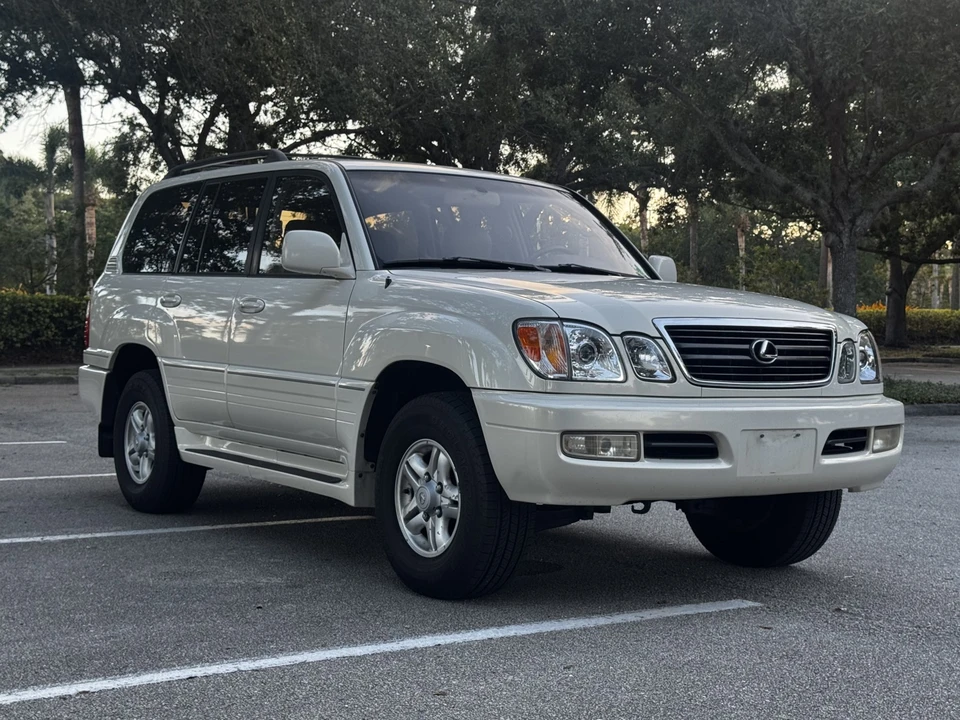 1999 Lexus LX 2nd Gen - Image 24 of 31