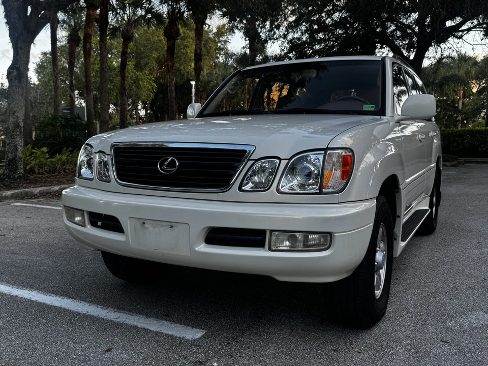 1999 Lexus LX 2nd Gen - Image 9 of 31
