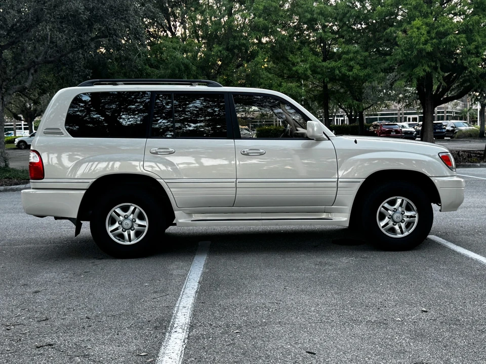 1999 Lexus LX 2nd Gen - Image 31 of 31