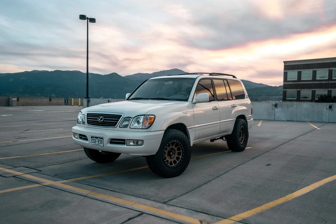1999 Lexus LX 2nd Gen - Image 6 of 31