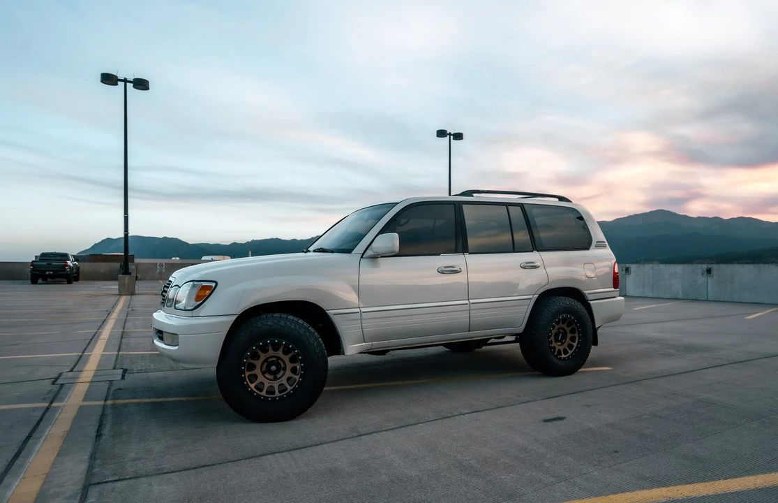 1999 Lexus LX 2nd Gen - Image 2 of 31