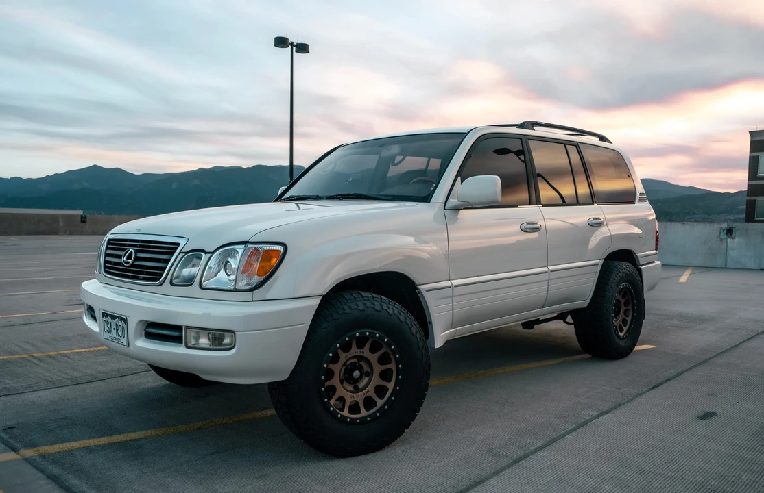 1999 Lexus LX 2nd Gen - Image 4 of 31