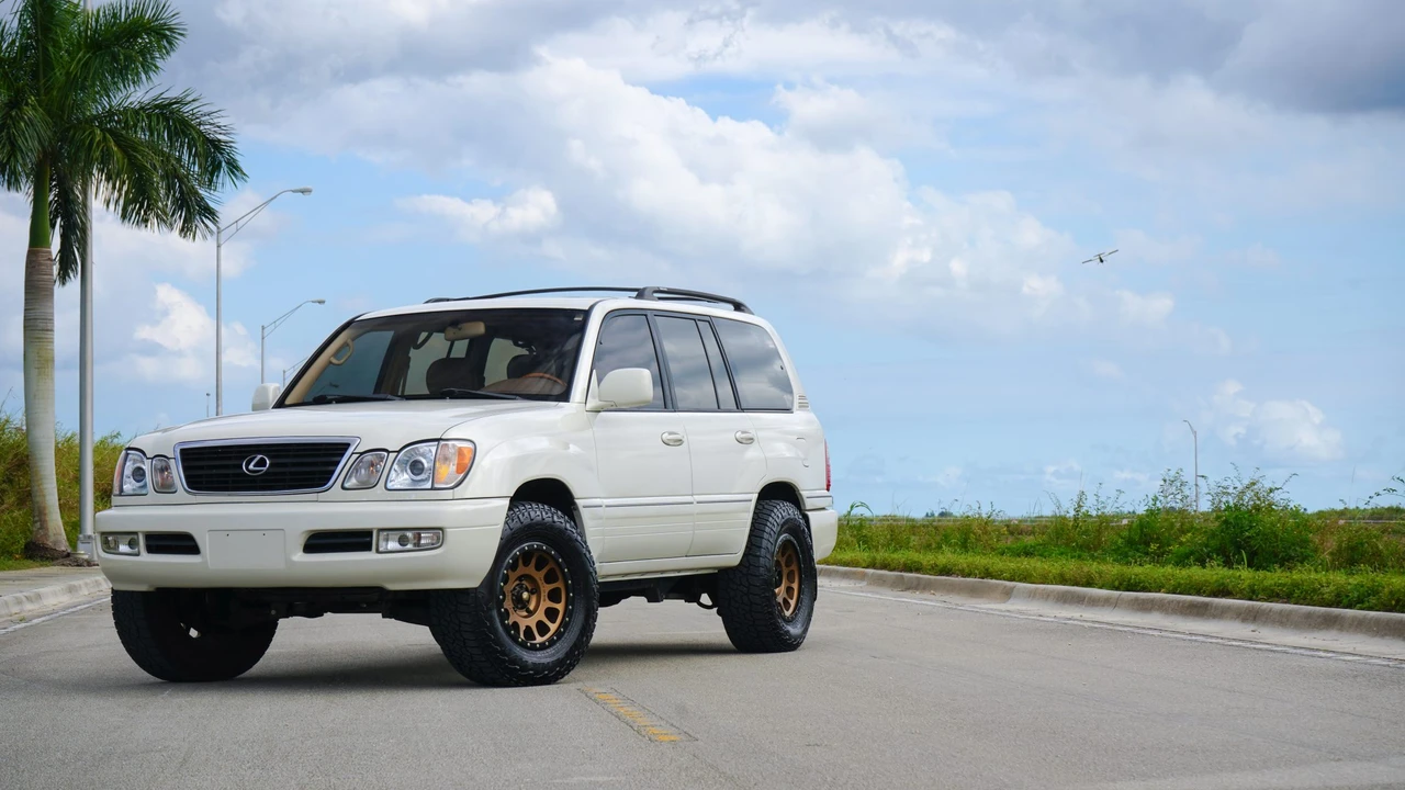 1999 Lexus LX 2nd Gen - Image 2 of 31
