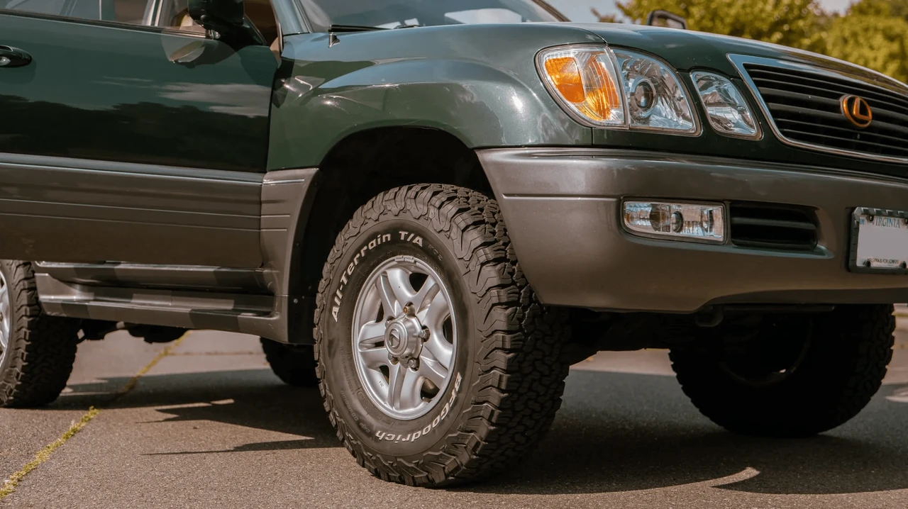 1999 Lexus LX 2nd Gen - Image 22 of 31