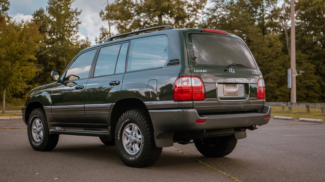 1999 Lexus LX 2nd Gen - Image 8 of 31