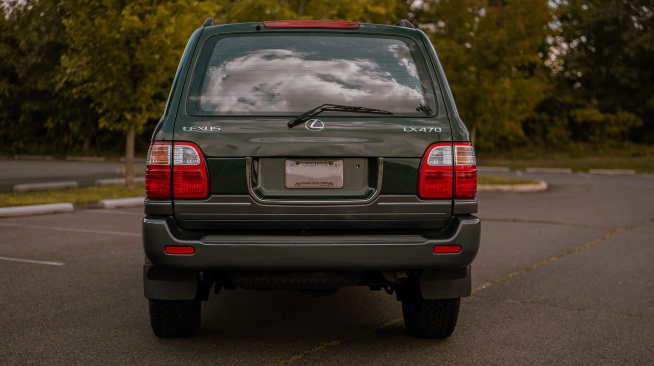 1999 Lexus LX 2nd Gen - Image 7 of 31