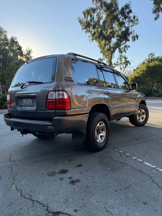 1999 Lexus LX 2nd Gen - Image 6 of 10