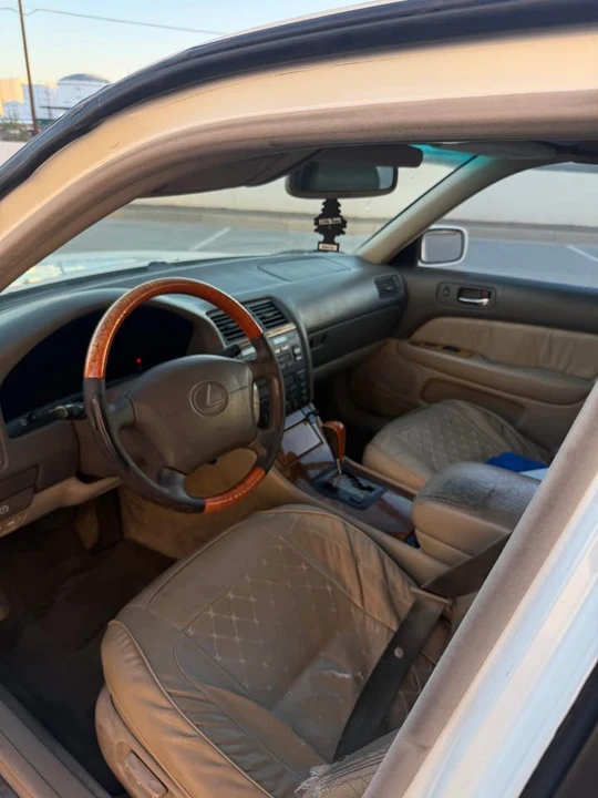 1999 Lexus LS 2nd Gen - Image 6 of 7