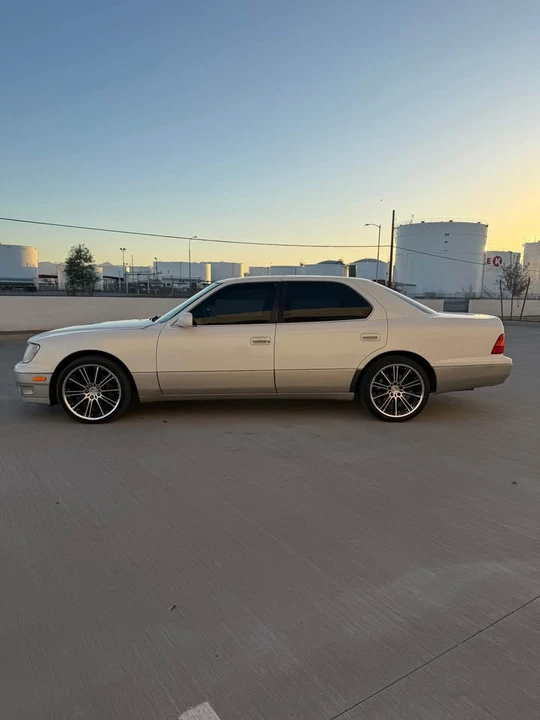 1999 Lexus LS 2nd Gen - Image 3 of 7