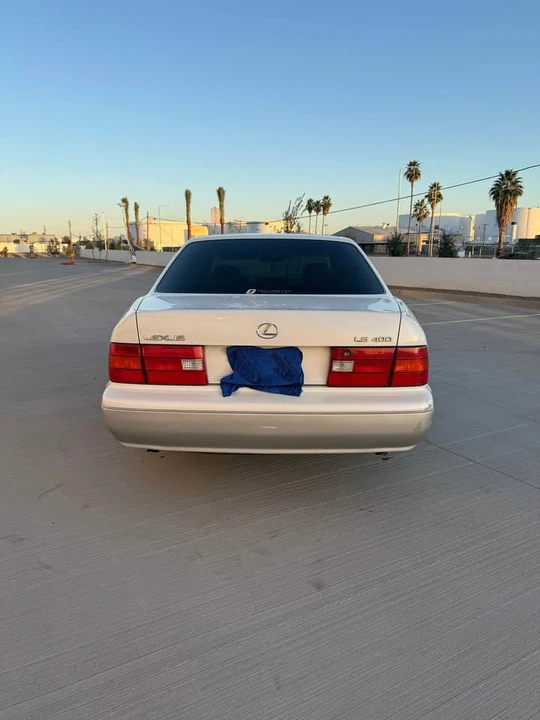 1999 Lexus LS 2nd Gen - Image 5 of 7