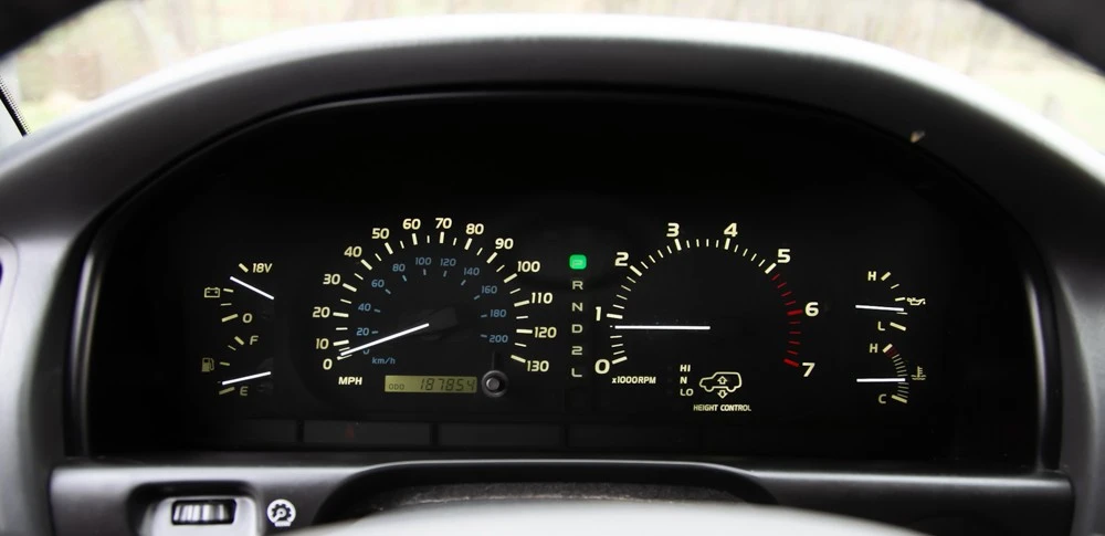 1999 Lexus LX 2nd Gen - Image 17 of 19