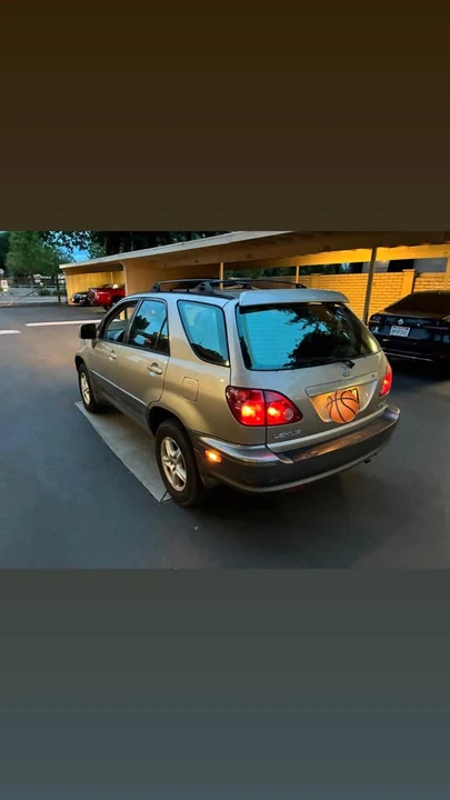 1999 Lexus RX 1st Gen - Image 3 of 8