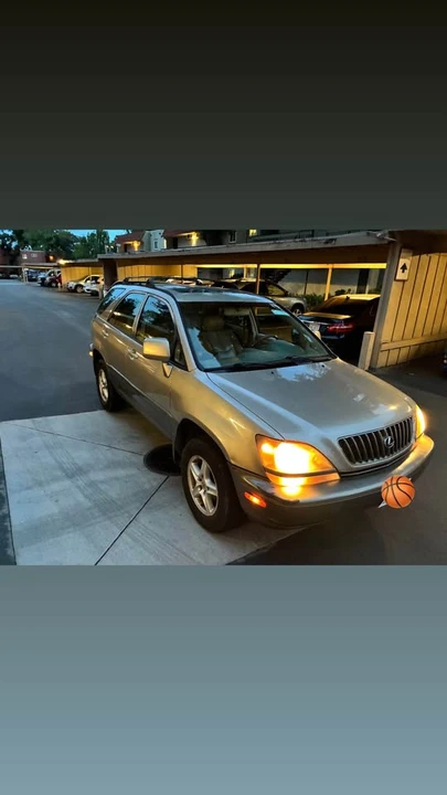 1999 Lexus RX 1st Gen - Image 2 of 8