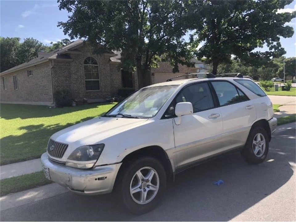 1999 Lexus RX 1st Gen - Image 11 of 15
