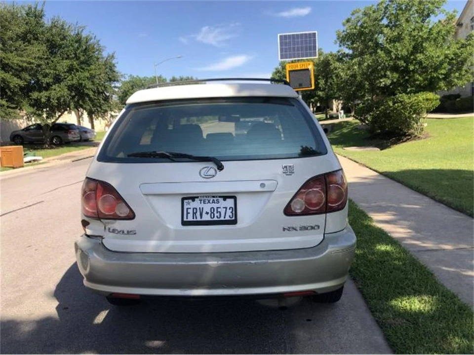 1999 Lexus RX 1st Gen - Image 13 of 15