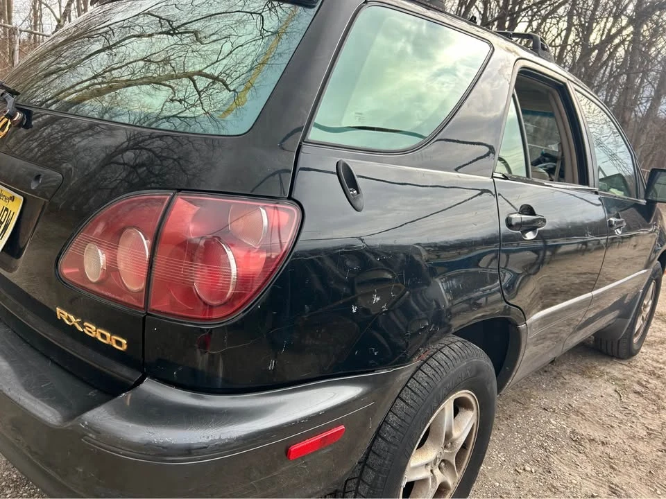 1999 Lexus RX 1st Gen - Image 4 of 5