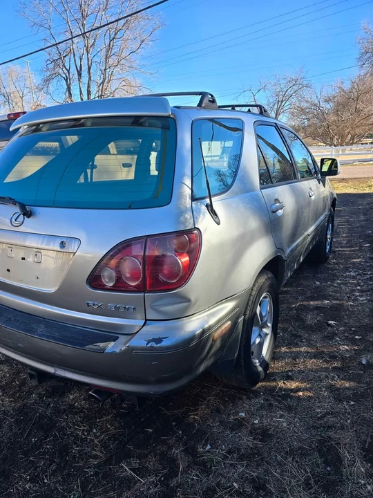 1999 Lexus RX 1st Gen - Image 3 of 7