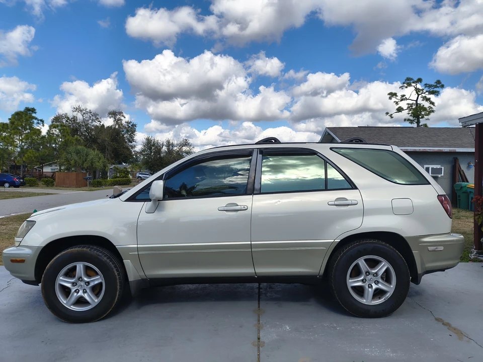 1999 Lexus RX 1st Gen - Image 2 of 20
