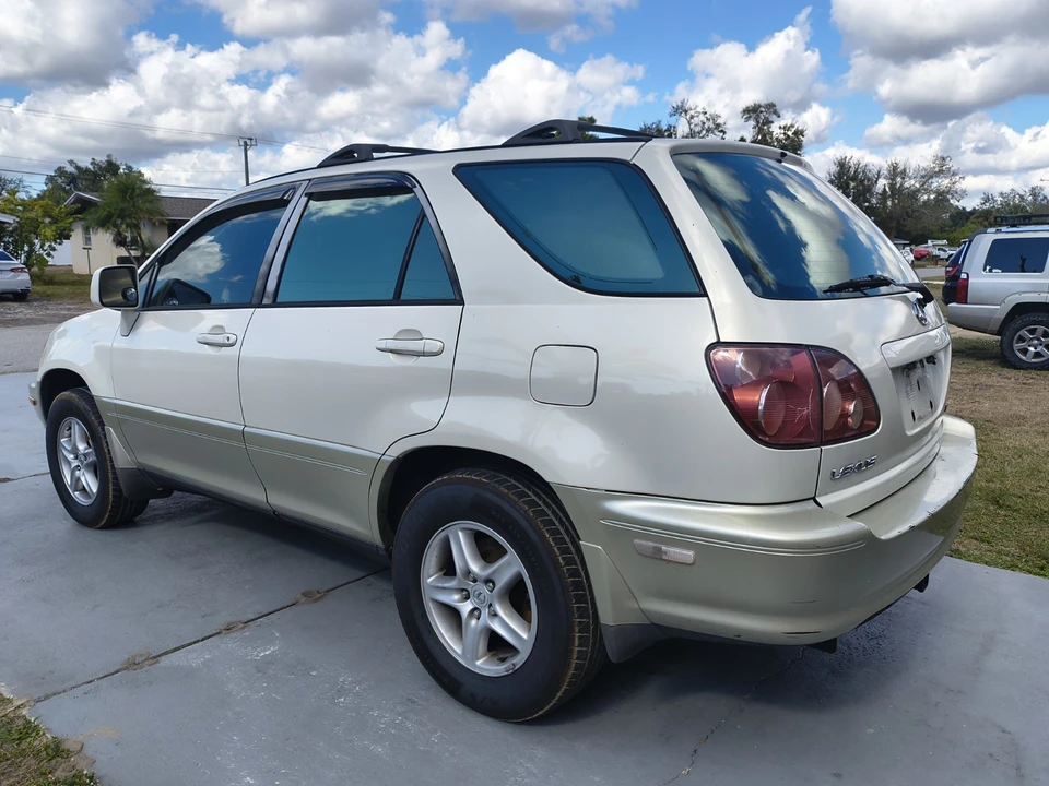 1999 Lexus RX 1st Gen - Image 3 of 20
